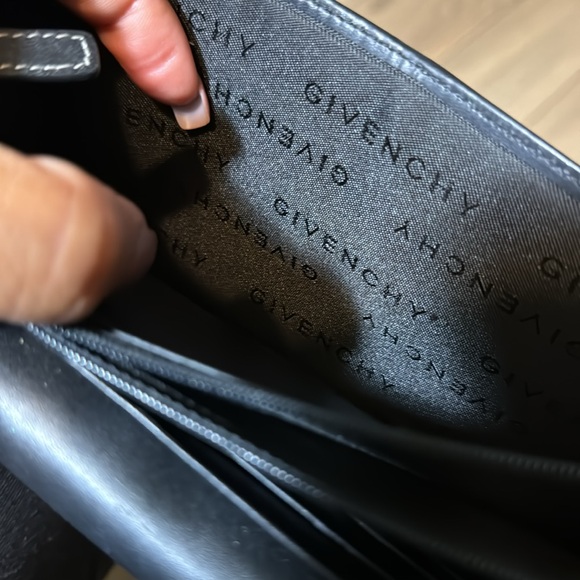 Givenchy Black leather Wallet - Picture 10 of 12
